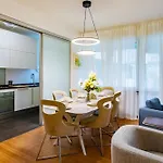 Prestige Centro By Icon7 Luxury Apartment