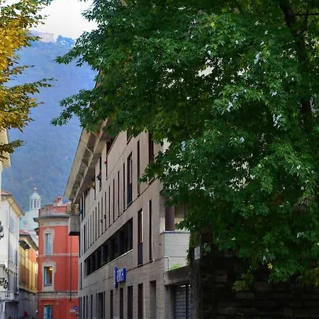 Apartamento Trilocale Centro, Esclusivo 100 Mq Con 3 Balconi