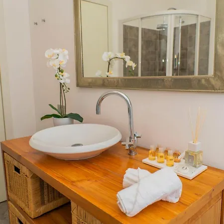 Apartamento Trilocale Centro, Esclusivo 100 Mq Con 3 Balconi