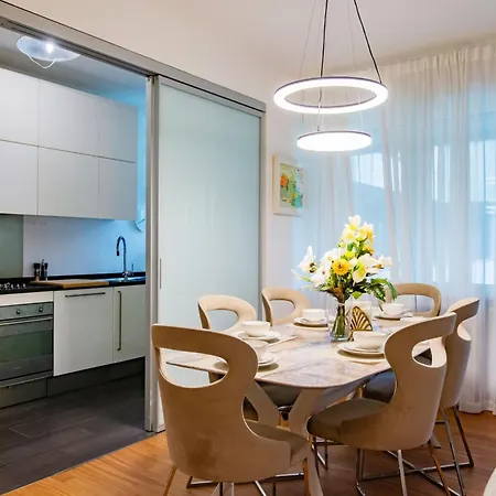 Prestige Centro By Icon7 Luxury קומו