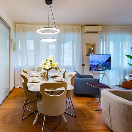 Prestige Centro By Icon7 Luxury קומו